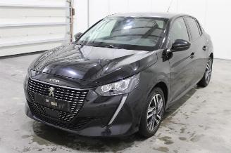 damaged passenger cars Peugeot 208  2022/6