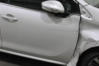 Peugeot 208  picture 24