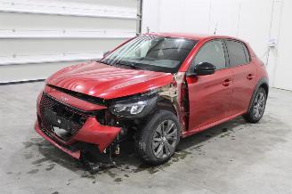 damaged passenger cars Peugeot 208  2025/12