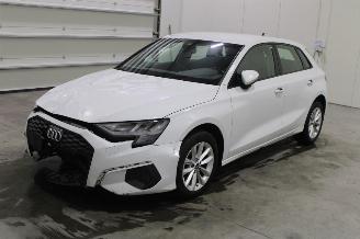 uszkodzony samochody osobowe Audi A3  2021/9