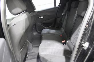 Peugeot 208  picture 12
