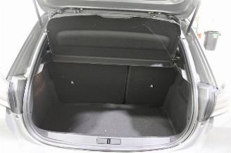 Peugeot 208  picture 20