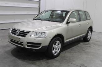 Vaurioauto  passenger cars Volkswagen Touareg  2004/8