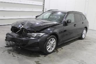 Vaurioauto  passenger cars BMW 3-serie 320 2024/2