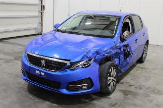 damaged passenger cars Peugeot 308  2021/3
