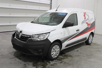 damaged passenger cars Renault Express  2023/11