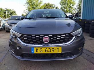 Salvage car Fiat Tipo Tipo (356S), Sedan, 2015 1.3 JTD Multijet II 16V 2016/8