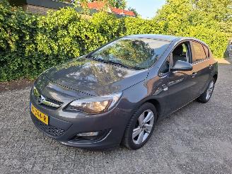 Schadeauto Opel Astra Astra 1.4  sport nette auto Apk 2027 inruiler 167000km 2014/1