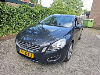 Volvo V-60 V60 T3 trekhaak 2013geen schade fijne auto vakantieklaar picture 2