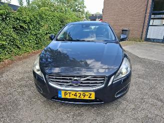 Volvo V-60 V60 T3 trekhaak 2013geen schade fijne auto vakantieklaar picture 3
