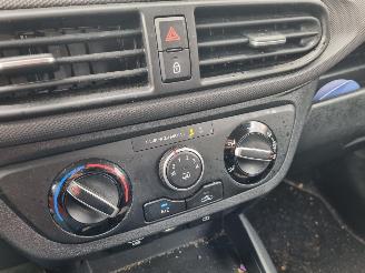 Hyundai I-10 1.0 Comfort Airco Navi Camera picture 16