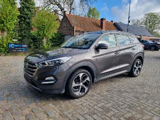 uszkodzony samochody osobowe Hyundai Tucson 1.6 T-GDI AWD Aut. Pano Navi Led Stoelverw 2016/4