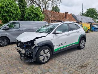 Voiture accidenté Hyundai Kona EV 64kWh Premium Sky 2020/12