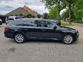 Skoda Superb 1.6 TDI DSG Aut. Leder Navi Stoeverver. picture 6