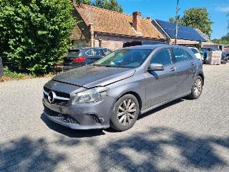 uszkodzony samochody osobowe Mercedes A-klasse 180d Airco Navi Camera 2017/8