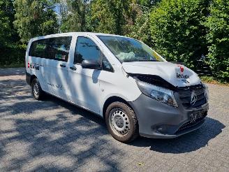skadebil auto Mercedes Vito 114 CDI Aut Extra Lang 8 Pers 2019/6