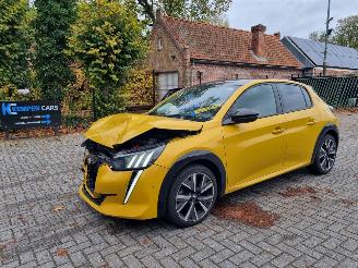 Unfallwagen Peugeot 208 GT-Line PureTech 100 Pano Led 2020/2