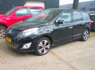 Coche accidentado Renault Scenic bose 7 persoons 2011/3
