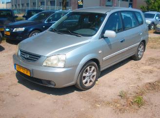 Damaged car Kia Carens  2005/1