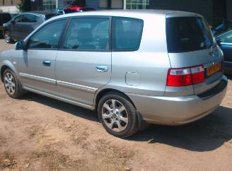 Kia Carens  picture 4