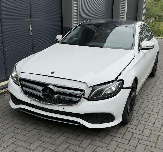 Unfallwagen Mercedes E-klasse LED / CAMERA / NAVIGATIE / AMG VELGEN VOLLEDIG RIJDBAAR 2016/9