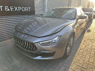 damaged passenger cars Maserati Ghibli 3.0 V6 Q4 Gran-Lusso Aut / SOFT-CLOSE / MINIMAL DAMAGE 2018/11