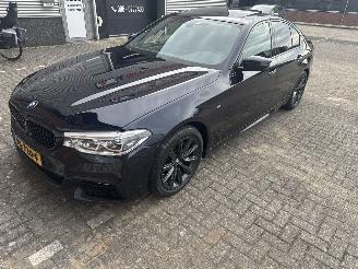 Unfallwagen BMW 5-serie 530d FULL OPTIONS NO DAMAGE FULL DRIVABLE 2017/6