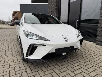 MG MG4 Electric Luxury 64kWh 204PK Aut. picture 4