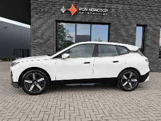 krockskadad bil auto BMW iX xDrive40 Shadow Line 77kWh 326PK FULL OPTIONS! 2022/11