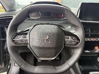 Peugeot 208 1.2 PureTech 101PK Allure picture 19