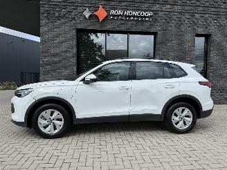 Damaged car Volkswagen Tiguan NEW! 1.5 eHybrid PHEV 204PK DSG Edition 2025/11