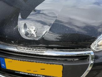 Peugeot 208 1.2 PureTech Blue Lion 1e Eigenaar 53.000 KM NAP Navi! PDC! picture 8