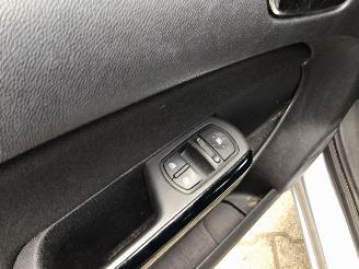 Opel Corsa 1.4-16v enjoy picture 6