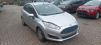 uszkodzony samochody osobowe Ford Fiesta 1.5-TDCI Airconditioning stoelverwarming CruiseControl Parkeersensoren 2016/6