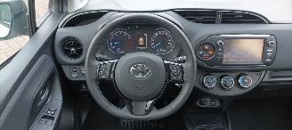 Toyota Yaris Facelift 1.5-VVT-i 111pk 6-bak Airconditioning stoelverwarming Multicolor Touchscreen Display Achteruitrijcamera Lichtautomaat Drivelane assistent leren multistuurwiel mistlampen 15 inch Toyota velgen picture 21