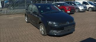 Coche accidentado Volkswagen Polo 1.4-TDI 75pk euro-6 Climatecontrol Stoelverwarming Regensensor leren stuurwiel mistlampen Elektrische ramen Elektrische-spiegels met verwarming Centrale vergrendeling met afstandsbediening Start-Stop systeem 15-inch velgen Front radar assistent 2016/2