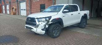 Voiture accidenté Toyota Hilux 2.8D  204pk Automatik 4x4 Double Cab Climatecontrol CruiseControl Comfort 2024/2