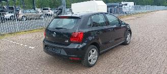 Volkswagen Polo 1.4 TDI DPF Euro6 Climatecontrol frontradar Regensensor leren stuurwiel mistlampen Elektrische ramen Elektrische-spiegels met verwarming Centrale vergrendeling met afstandsbediening Start-Stop systeem 15-inch velgen picture 7