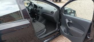 Volkswagen Polo 1.4 TDI DPF Euro6 Climatecontrol frontradar Regensensor leren stuurwiel mistlampen Elektrische ramen Elektrische-spiegels met verwarming Centrale vergrendeling met afstandsbediening Start-Stop systeem 15-inch velgen picture 18