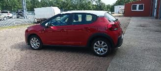 Citroën C3 You! Uitvoering 1.2-benzine 2-Tone Pearl metallic lak Full-Led koplampen Led verlichting Mistlampen Dab Radio elektrische buitenspiegels met verwarming Centrale vergrendeling met afstandsbediening Start-Stop systeem Drivelane assistent Stoelverwarming Lic picture 6