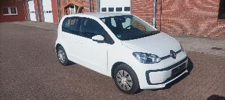 Vaurioauto  passenger cars Volkswagen Up! Bj:09-2021 Move Uitvoering 1.0mpi Airconditioning Led verlichting Dab Radio Achteruitrijcamera Cruisecontrol Bordcomputer Drivelane assistent Start-Stop systeem Parkeersensoren achter 2021/9