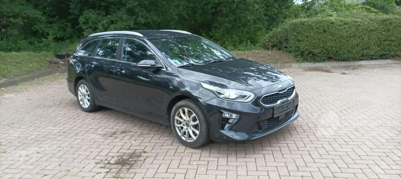 Kia Ceed 1.6 CRDI 136pk Navi Led koplampen Leder Sportstoelen-Memory  Climatecontrol Elektrische achterklep Achteruitrijcamera Led-Achterlichten CruiseControl 4xStoelverwarming Lichtautomaat