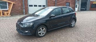 Volkswagen Polo 1.4 TDI DPF Euro6 Climatecontrol Frontradar-Remasist Stoelverwarming Regensensor leren stuurwiel mistlampen Elektrische ramen Elektrische-spiegels met verwarming Centrale vergrendeling met afstandsbediening Start-Stop systeem Radio usb 15 inch Velgen picture 2
