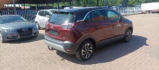 Opel Crossland 1.2 turbo 110pk Automaat Innovation Navigatie Led-Koplampen Led-Achterlichten Stoelverwarming stuurwiel met verwarming Voorruit met verwarming Privacy glas Climatecontrol Dimmende binnenspiegel Parkeersensoren voor en achter Trekhaak 16-inch velgen Mistla picture 4