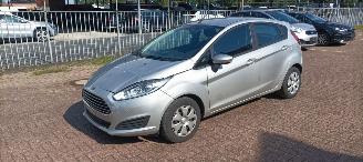 Ford Fiesta 1.5-Diesel 75pk euro-6 Airconditioning Stoelverwarming leren stuurwiel met radio bediening Elektrische ramen Elektrische-inklapbare buitenspiegels Led koplampen led spiegel verlichting Parkeersensoren voor en achter picture 9