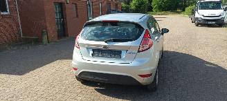 Ford Fiesta 1.5-Diesel Airconditioning Stoelverwarming leren stuurwiel Led verlichting Parkeersensoren voor en achter Elektrische inklapbare buitenspiegels met verwarming Centrale vergrendeling met afstandsbediening Start-Stop picture 5