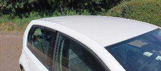 Volkswagen Up! Move Up! 1.0 65pk Airconditioning Led verlichting Parkeersensoren achter Achteruitrijcamera Elektrische ramen Dab Radio cruisecontrol Boordcomputer Navigatie/Telefoon houder picture 16