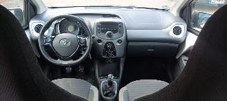 Toyota Aygo New Model AygoX Play 1.0 Airconditioning Led verlichting Leren stuurwiel Led achterlichten Elektrische ramen Elektrische-spiegels met verwarming Centrale vergrendeling met afstandsbediening picture 14