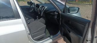 Kia Venga Bj 8-2013 1.6 Automaat Climatecontrol Stoelverwarming Lichtautomaat Privacyglas keyless Entry trekhaak picture 17