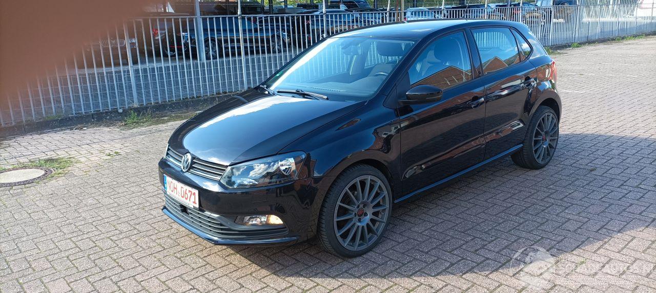 Volkswagen Polo Bj 3-2016 1.4 TDI euro6 Climatecontrol Stoelverwarming Regensensor leren stuurwiel mistlampen Elektrische ramen Elektrische-spiegels met verwarming Metallic Lak 18-inch velgen